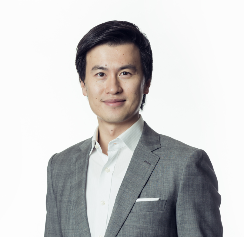 至於吳啟楠的父輩其他人,都是有頭有面的廣東省政界人物:伯父及姑媽 至於吳啟楠的父輩其他人,都是有頭有面的廣東省政界人物:伯父及姑媽