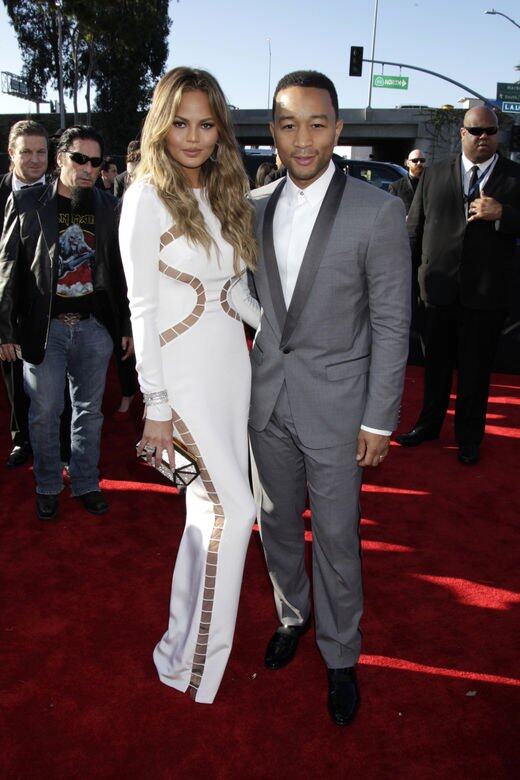 John Legend和模特兒兼美女廚神Chrissy Teigen11年前認識及交往,5年前結婚,如今育有 John Legend和模特兒兼美女廚神Chrissy Teigen11年前認識及交往,5年前結婚,如今育有