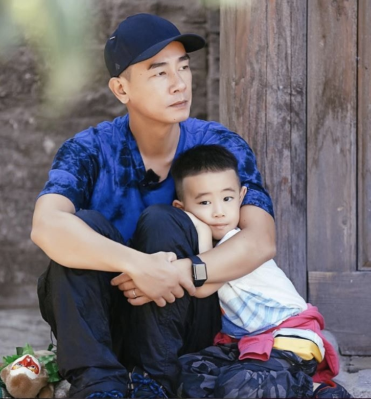 住慣了五星級的家,難怪Jasper在參加《爸爸去哪兒5》時要住簡陋的鄉村房子 住慣了五星級的家,難怪Jasper在參加《爸爸去哪兒5》時要住簡陋的鄉村房子
