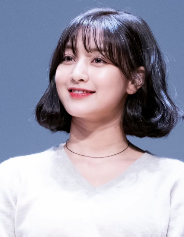而身為JYP當家女團TWICE隊長的朴志效,憑著甜美的長相和舞台實力,成為了 而身為JYP當家女團TWICE隊長的朴志效,憑著甜美的長相和舞台實力,成為了