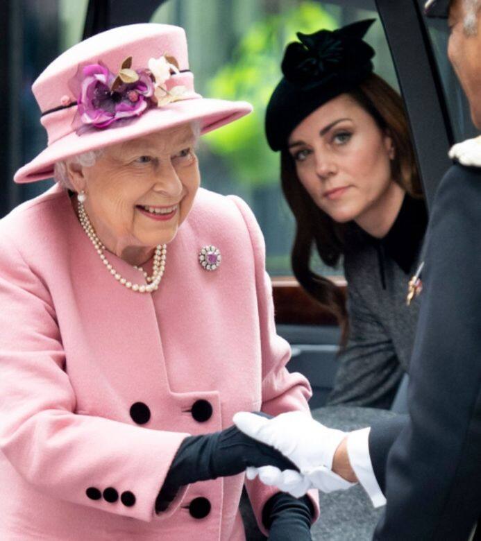 早前，凱特王妃與英女王