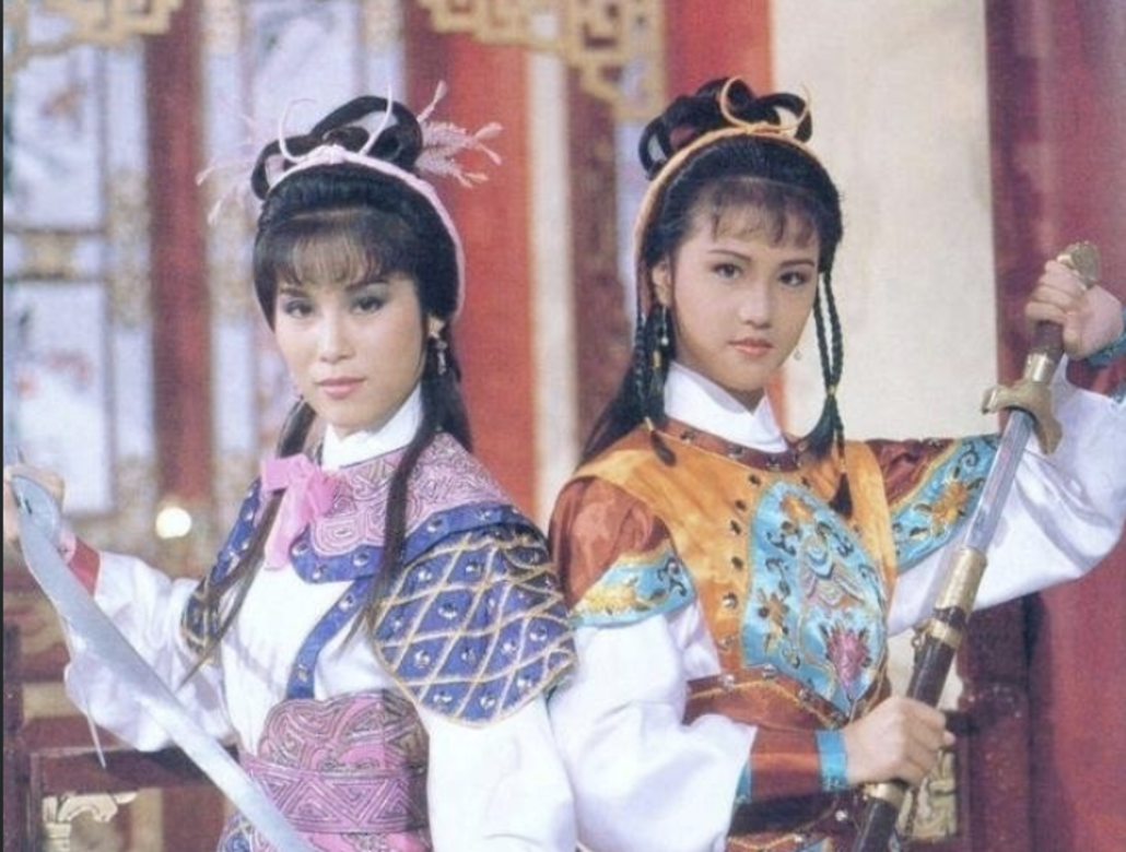 周海媚1985年參選香港小姐而出道，同年即參演台慶劇《楊家將》與眾多巨星