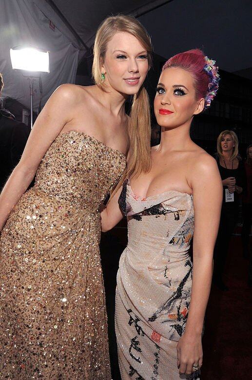 Katy Perry和Taylor Swift不再是當年的妹仔，一個是百大性感美女，一個是百大充滿影