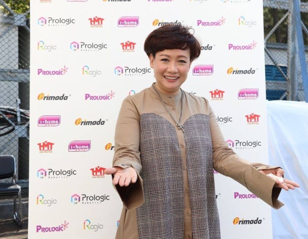 到後期,娥姐更成為「師奶專業戶」,演出了一系列以師奶生活為題的劇集,娥 到後期,娥姐更成為「師奶專業戶」,演出了一系列以師奶生活為題的劇集,娥