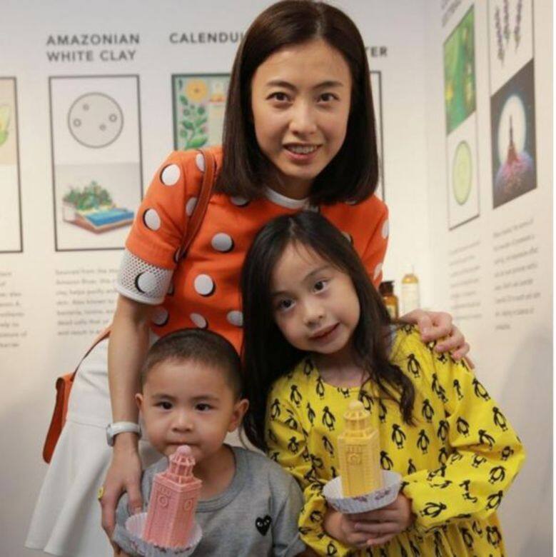 這三批人就是:已故妻子寶詠琴的兒子兒媳為一方、現任妻子甘比及子女 這三批人就是:已故妻子寶詠琴的兒子兒媳為一方、現任妻子甘比及子女