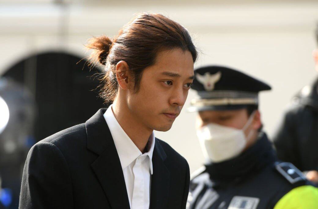 現年30歲的鄭俊英是近日韓娛風波的另一焦點,他是勝利的生意夥伴,日 現年30歲的鄭俊英是近日韓娛風波的另一焦點,他是勝利的生意夥伴,日