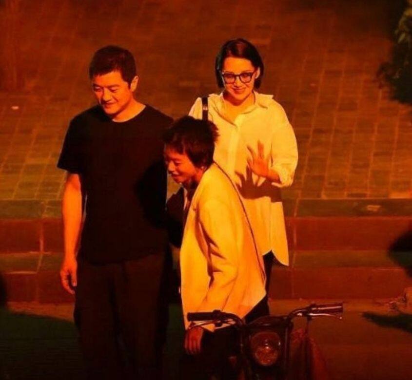 李亞鵬日前被爆劇集《笑傲江湖》的拍檔許晴相戀 李亞鵬日前被爆劇集《笑傲江湖》的拍檔許晴相戀