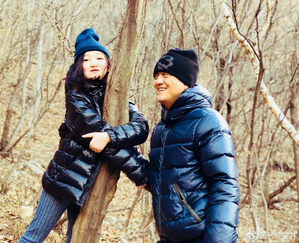 更難得的是李亞鵬挺出保護那位女士的形象:「我理解媒體需要流量,但希 更難得的是李亞鵬挺出保護那位女士的形象:「我理解媒體需要流量,但希