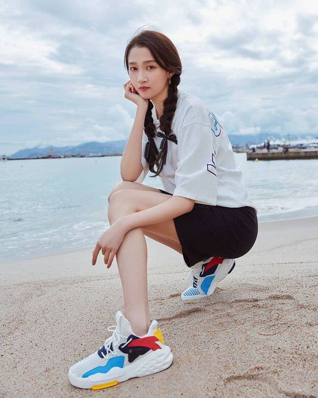 公開戀情後,王思聰稱鹿晗、關曉彤必會在半年內分手,他甚至發微信朋友 公開戀情後,王思聰稱鹿晗、關曉彤必會在半年內分手,他甚至發微信朋友