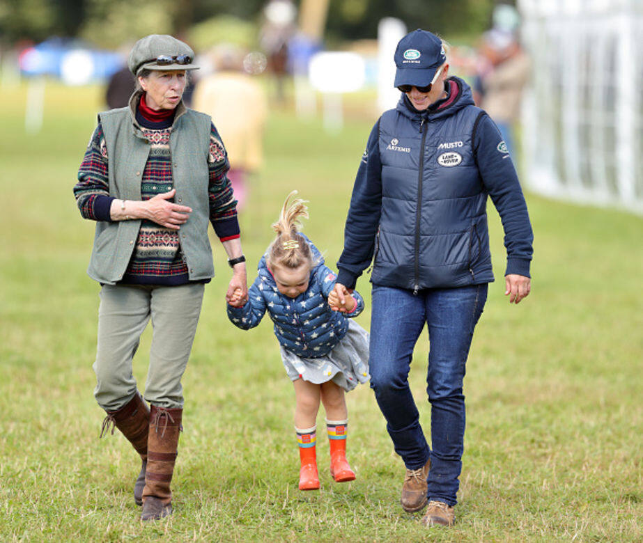 米婭廷德爾Mia Tindall的婆婆是英女王女兒安妮長公主Princess Anne 米婭廷德爾Mia Tindall的婆婆是英女王女兒安妮長公主Princess Anne