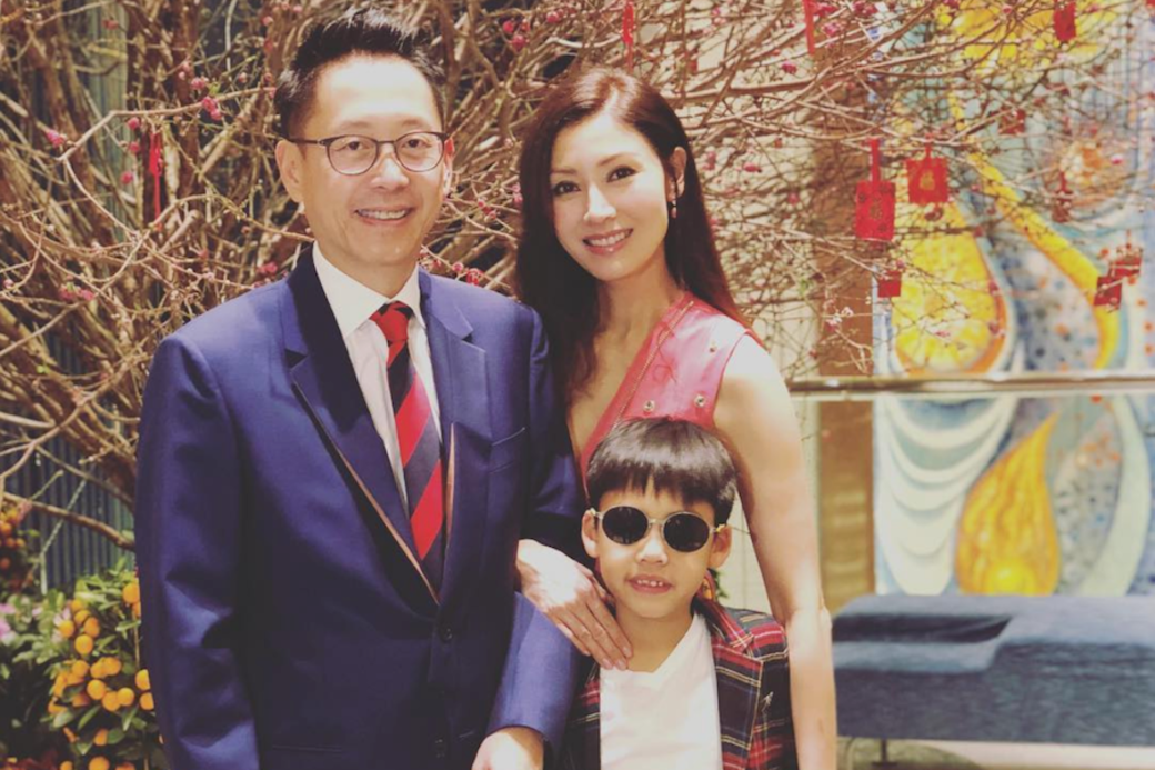同時被3富商追求最終情訂許晉亨!大美人李嘉欣10年幸福婚姻的美滿人生 同時被3富商追求最終情訂許晉亨!大美人李嘉欣10年幸福婚姻的美滿人生