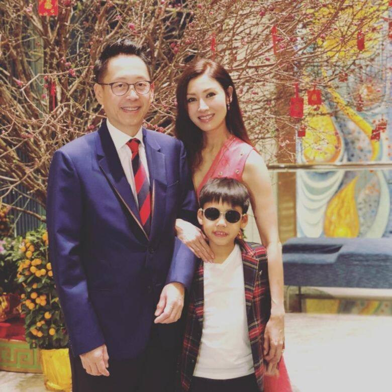 說李嘉欣窮一定沒有人相信,但如果說林嘉欣「不夠錢花」 說李嘉欣窮一定沒有人相信,但如果說林嘉欣「不夠錢花」