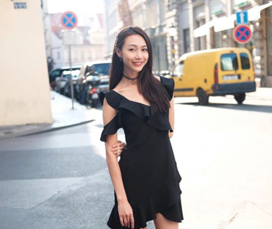 黃嘉雯曾經的藝名叫湯洛睛,她參選最大的優勢是在去年代表香港到東 黃嘉雯曾經的藝名叫湯洛睛,她參選最大的優勢是在去年代表香港到東