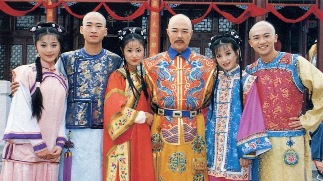 由於橫跨廿個年頭,所以演員都是捧紅了一批又一批,至今已換了三批演 由於橫跨廿個年頭,所以演員都是捧紅了一批又一批,至今已換了三批演