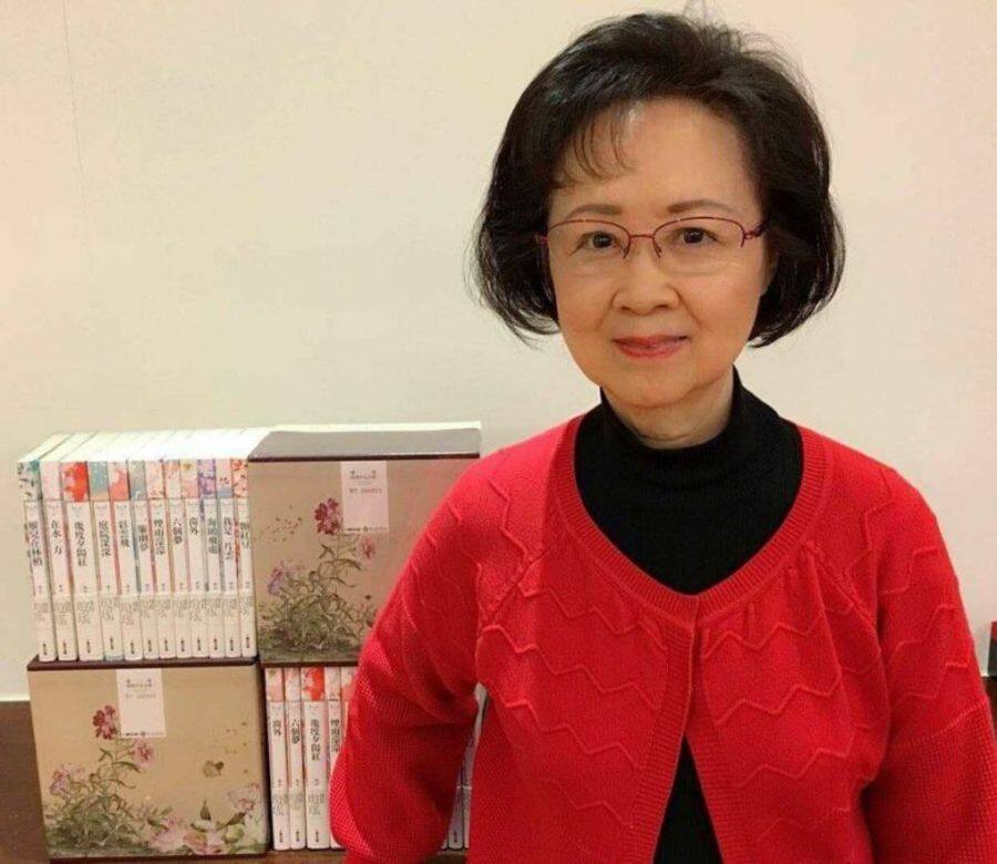 瓊瑤在早前宣佈開拍新一輯《還珠格格》,這20年世界變化甚大,也是互聯網 瓊瑤在早前宣佈開拍新一輯《還珠格格》,這20年世界變化甚大,也是互聯網