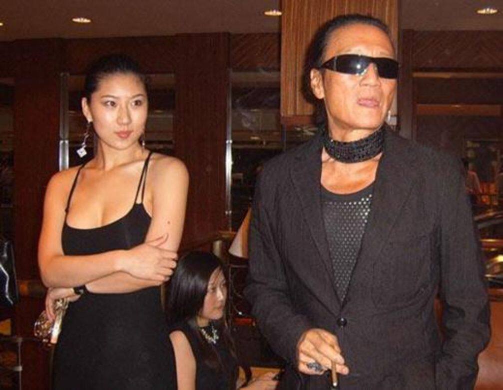 若説忘年戀能有真愛,為何謝賢Coco卻要在相戀11年後分手呢?謝賢表示分 若説忘年戀能有真愛,為何謝賢Coco卻要在相戀11年後分手呢?謝賢表示分