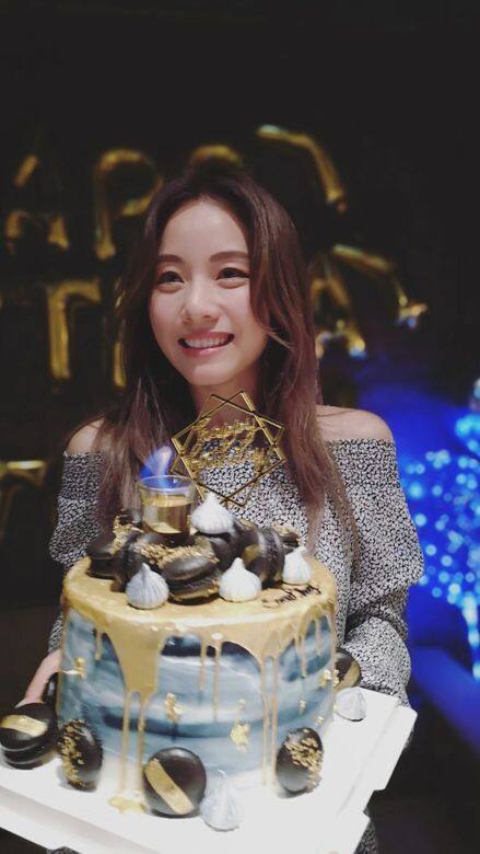 鄧麗欣Stephy更同時標籤「感謝一切的安排」 鄧麗欣Stephy更同時標籤「感謝一切的安排」