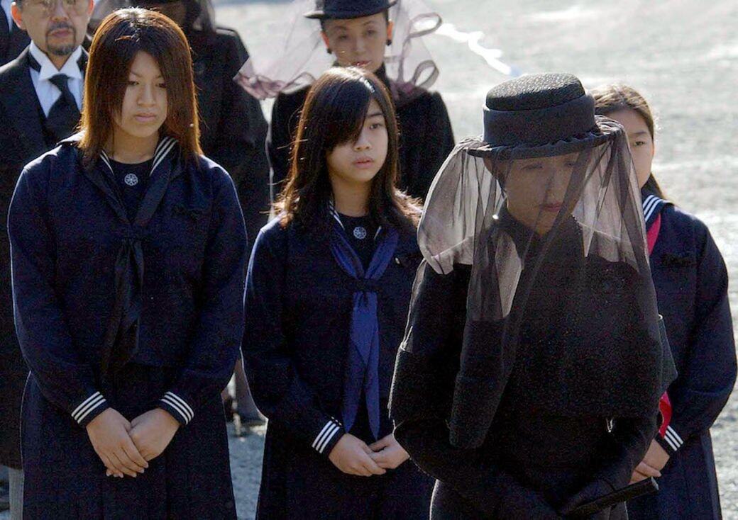 親王離世時才47歲,絢子更只有12歲,要面對這個悲劇並不容易。當類似的 親王離世時才47歲,絢子更只有12歲,要面對這個悲劇並不容易。當類似的