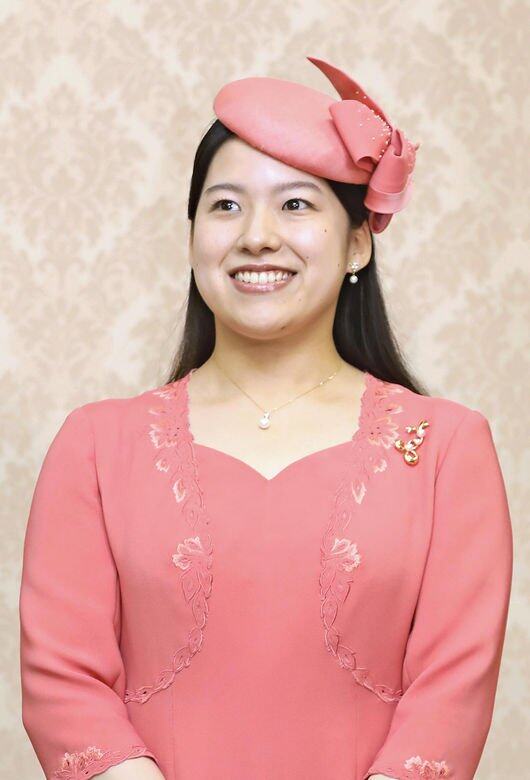 絢子讀大學時曾經在加拿大短住一年,當時她英語雖然還不太流利,卻勇 絢子讀大學時曾經在加拿大短住一年,當時她英語雖然還不太流利,卻勇
