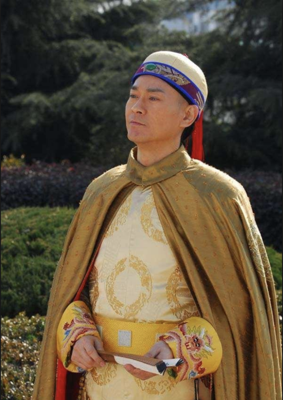 《書劍恩仇錄》鄭少秋與《如懿傳》中的霍建華風格接近的,大概是鄭少秋這一 《書劍恩仇錄》鄭少秋與《如懿傳》中的霍建華風格接近的,大概是鄭少秋這一