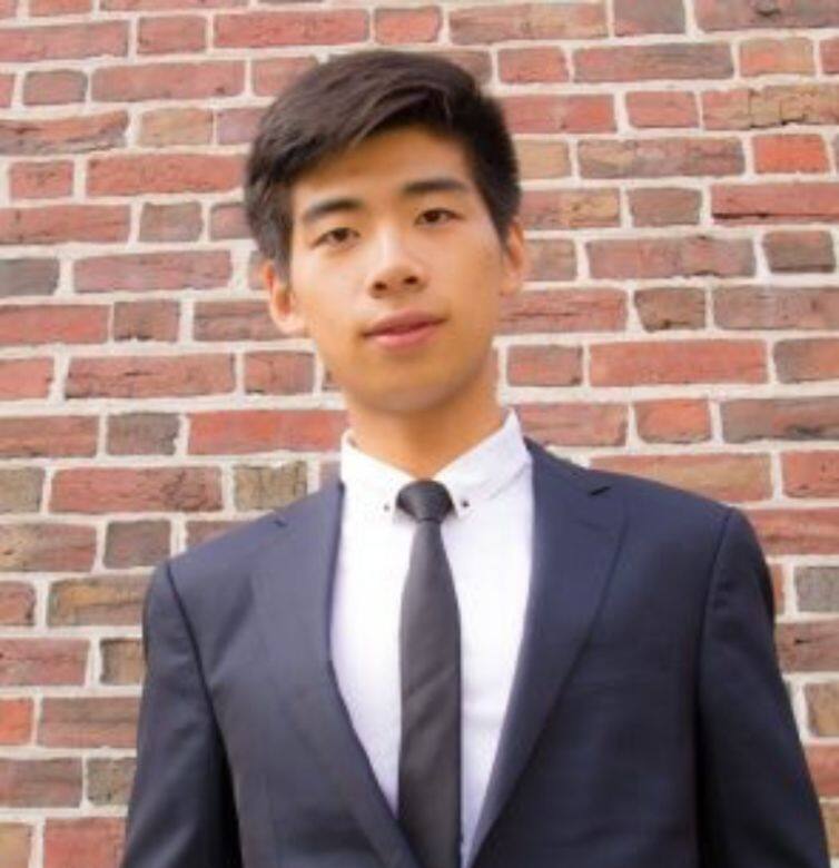 Thomas是中國黑龍江哈爾濱人 Thomas是中國黑龍江哈爾濱人