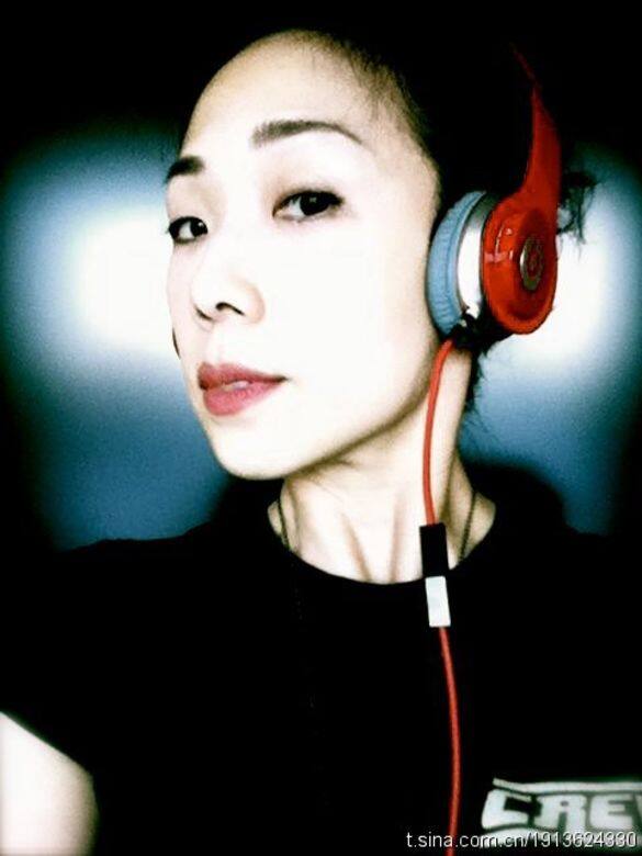二人曾經在朋友的婚宴中演繹盧冠廷的《陪着你走》,相戀至今6年仍然甜 二人曾經在朋友的婚宴中演繹盧冠廷的《陪着你走》,相戀至今6年仍然甜