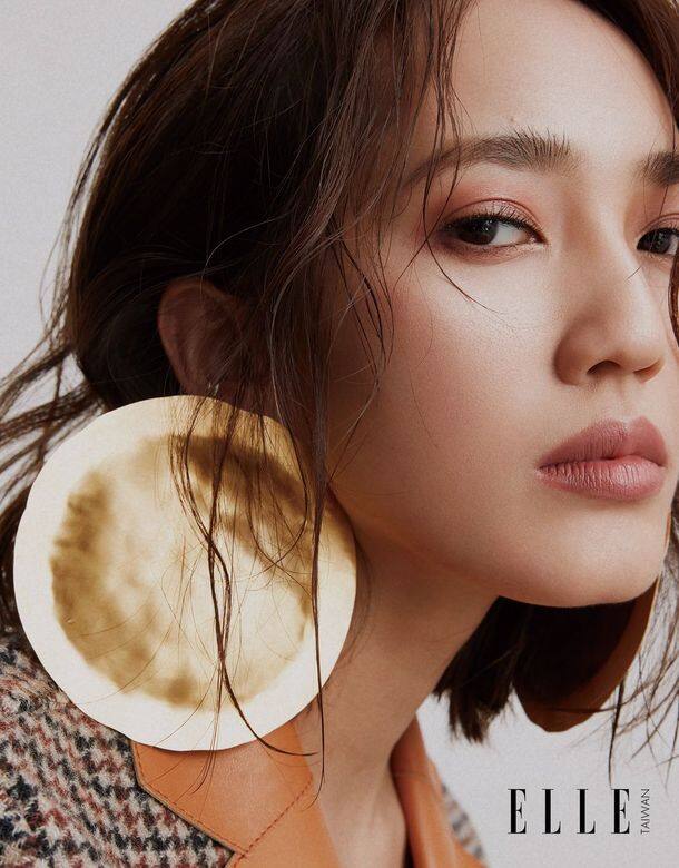 終於,由王棠云接受《Elle》台灣版的獨家訪問,為這個謎底解開:「其實求婚的事 終於,由王棠云接受《Elle》台灣版的獨家訪問,為這個謎底解開:「其實求婚的事