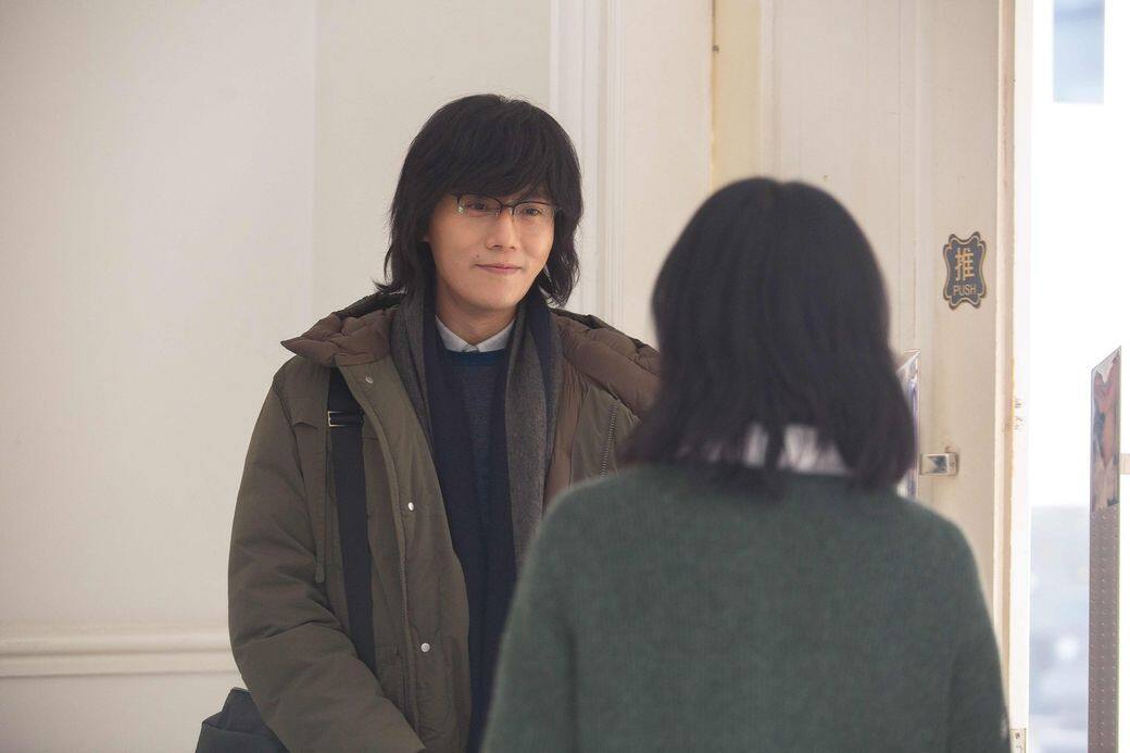 《你好,之華》還是聚焦著當年的情書,失散多年後,周迅飾演的妹妹之華代替 《你好,之華》還是聚焦著當年的情書,失散多年後,周迅飾演的妹妹之華代替