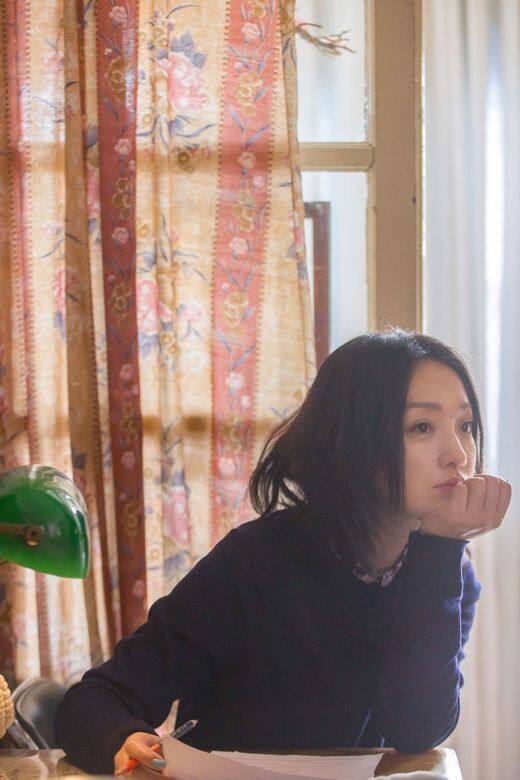 《你好,之華》主角當然是周迅,她的演技不用懷疑,作為岩井俊二首部華語電 《你好,之華》主角當然是周迅,她的演技不用懷疑,作為岩井俊二首部華語電