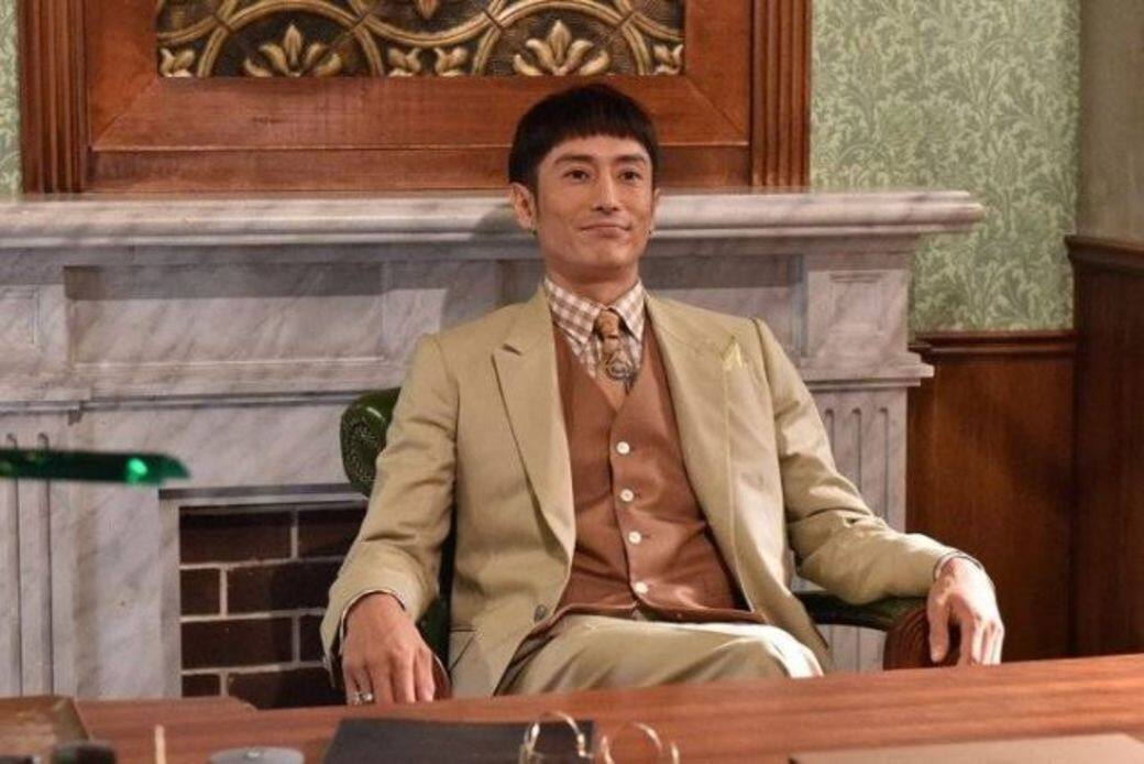 古怪上司宇佐美博人是個自認為社會經驗豐富的雜誌主編,對兩性關係 古怪上司宇佐美博人是個自認為社會經驗豐富的雜誌主編,對兩性關係