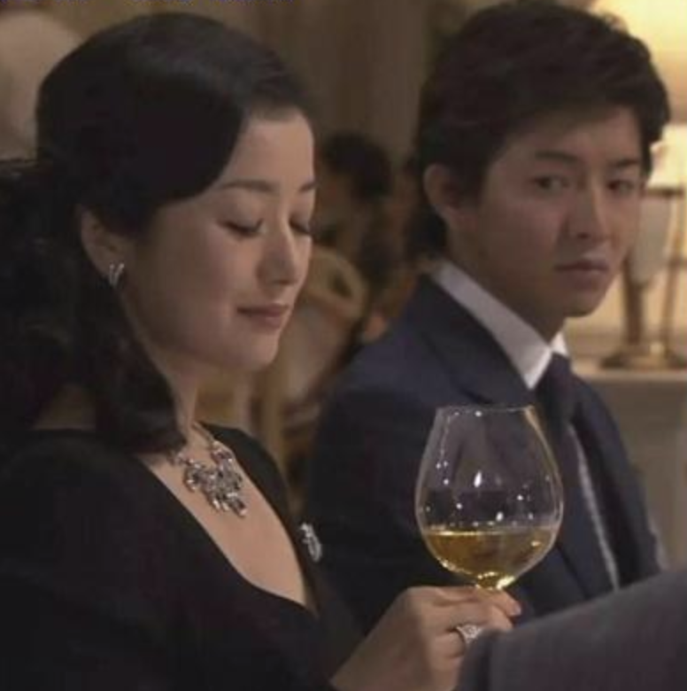 鈴木京香今年已經51歲,年輕時候是模特兒,藉選美出道,一直並非一線演 鈴木京香今年已經51歲,年輕時候是模特兒,藉選美出道,一直並非一線演