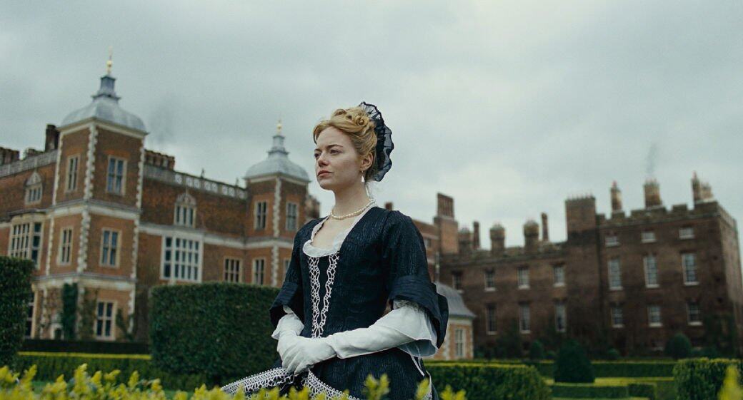 Emma Stone肯定是《爭寵》的焦點。她化身為《延禧攻略》的魏瓔珞 Emma Stone肯定是《爭寵》的焦點。她化身為《延禧攻略》的魏瓔珞