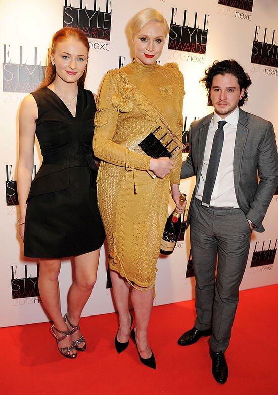 Kit Harington本身是怪人一個,但最致命是他的身高。本身高約1米73,不高不矮,但 Kit Harington本身是怪人一個,但最致命是他的身高。本身高約1米73,不高不矮,但