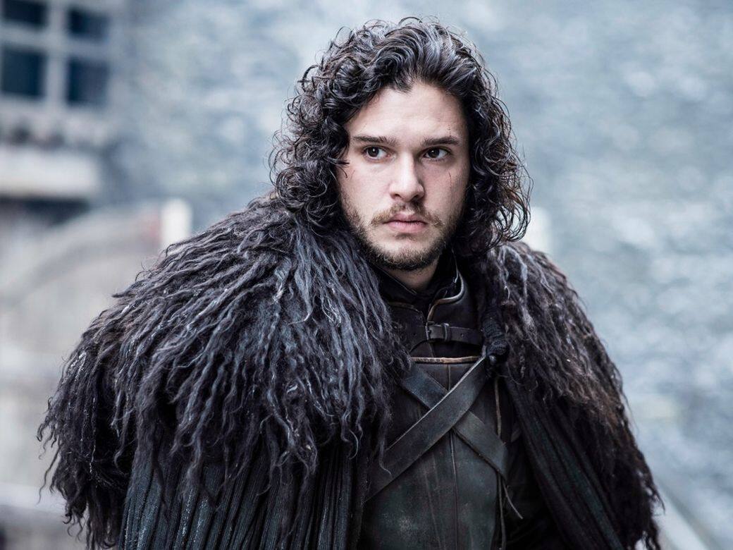 Kit Harington飾演的Jon Snow,身上經常有塊披肩,原來是造型特別用IKEA的毛毯所製的 Kit Harington飾演的Jon Snow,身上經常有塊披肩,原來是造型特別用IKEA的毛毯所製的
