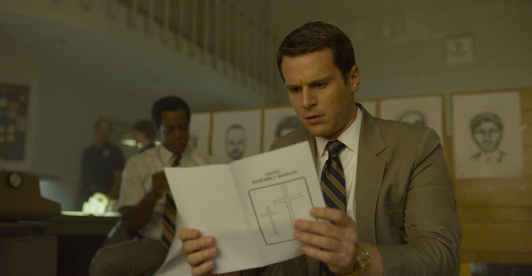 《Mindhunter》第2季「公開」Charles Manson的真身,為人非常健談,更說自己是無辜,只是教徒們殺 《Mindhunter》第2季「公開」Charles Manson的真身,為人非常健談,更說自己是無辜,只是教徒們殺