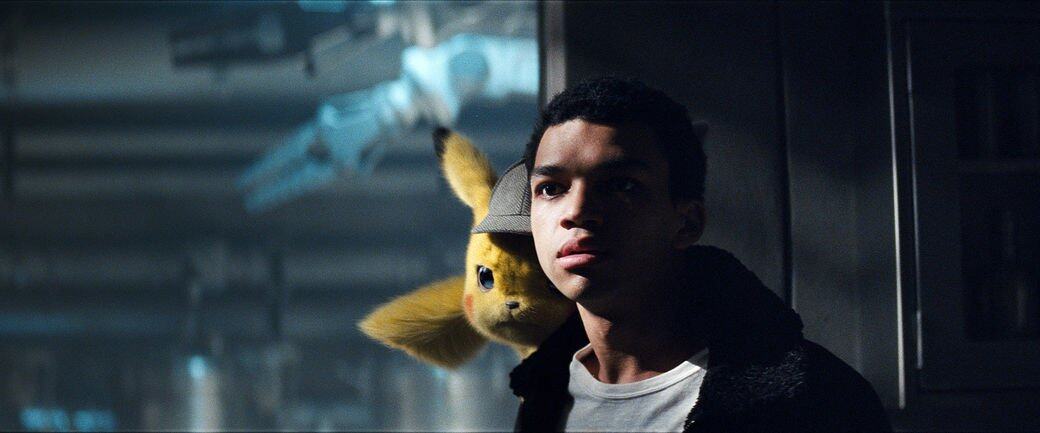 《POKÉMON神探Pikachu》故事改編自2016年的3DS遊戲《Great Detective Pikachu》,講述神探Harry Goodman神秘失蹤 《POKÉMON神探Pikachu》故事改編自2016年的3DS遊戲《Great Detective Pikachu》,講述神探Harry Goodman神秘失蹤