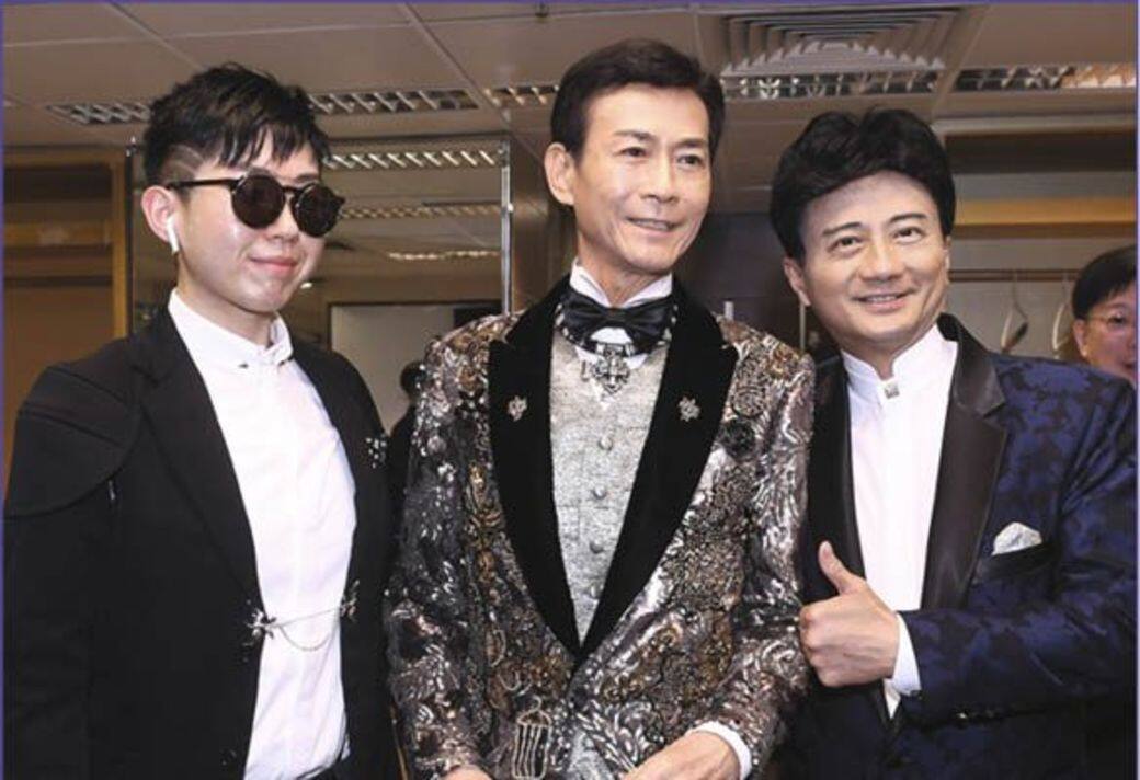 不知道幾年後離開娛圈轉行去的吳剛是否因為看透世情,只知他轉行後 不知道幾年後離開娛圈轉行去的吳剛是否因為看透世情,只知他轉行後