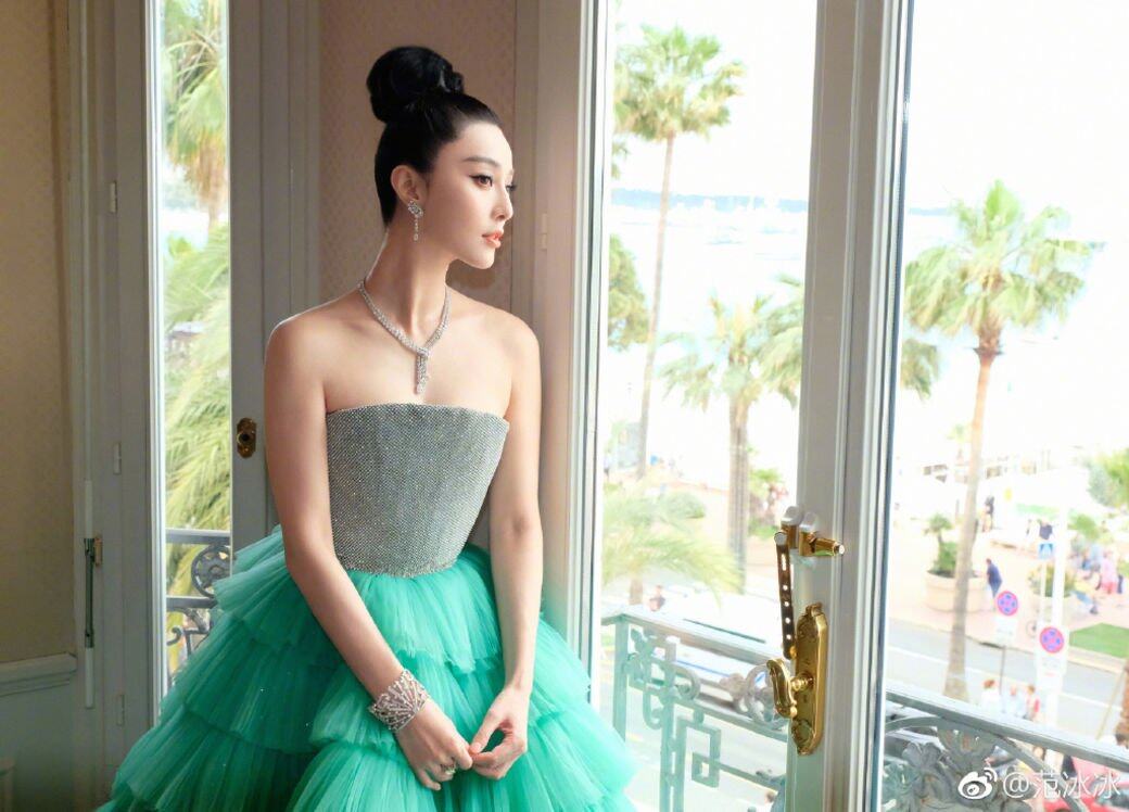 私下開圈刻意保持低調不發聲,不代表對未婚妻的事不著緊也不關心,李 私下開圈刻意保持低調不發聲,不代表對未婚妻的事不著緊也不關心,李