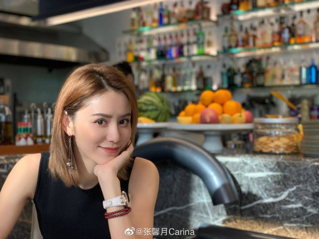 自從與林峯相戀後,張馨月不時於香港現身,她貼出的自拍照不少也是在 自從與林峯相戀後,張馨月不時於香港現身,她貼出的自拍照不少也是在
