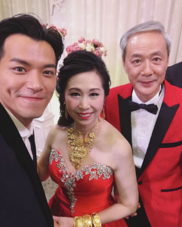 陳榮峻亦在演員生涯浮沉過,陳本他是龍虎武師出身,之後離開佳視當過 陳榮峻亦在演員生涯浮沉過,陳本他是龍虎武師出身,之後離開佳視當過