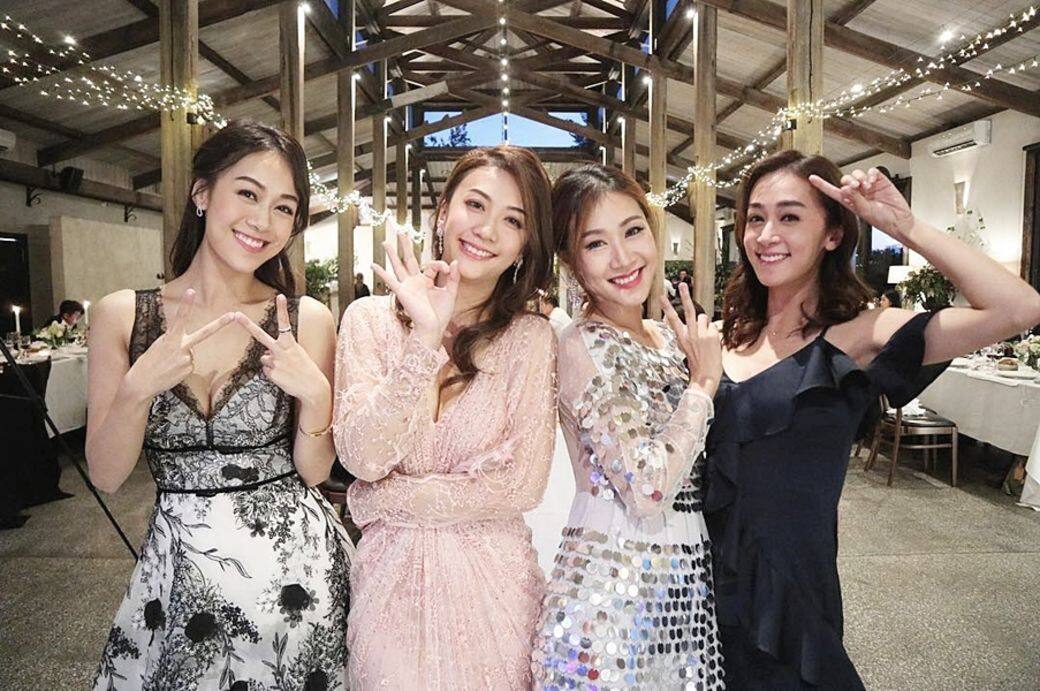 2018年秋天,黃心穎家姐黃心慧於澳洲出嫁,黃家幾姊妹特意飛到澳洲出席婚禮 2018年秋天,黃心穎家姐黃心慧於澳洲出嫁,黃家幾姊妹特意飛到澳洲出席婚禮