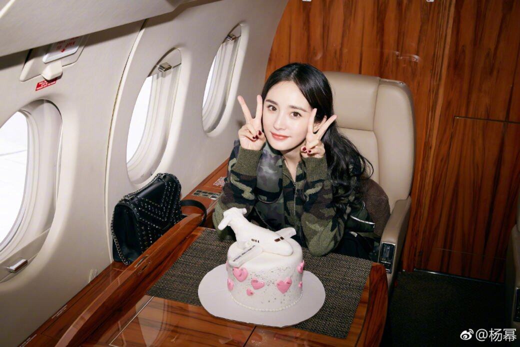 事實上,兩人鏡頭前網絡上的互動真的愈來愈少。今年老婆楊冪生日了,老 事實上,兩人鏡頭前網絡上的互動真的愈來愈少。今年老婆楊冪生日了,老