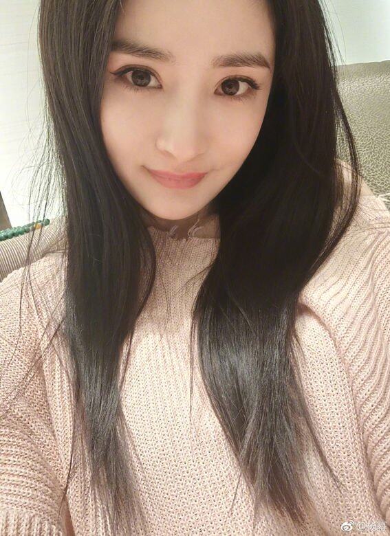 楊冪是個冷靜又清醒的人,一段婚姻如果真的如此不堪,她絶不會拖泥帶 楊冪是個冷靜又清醒的人,一段婚姻如果真的如此不堪,她絶不會拖泥帶