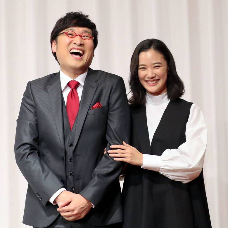 據指現年33歳的蒼井優與42歲的山里亮太於今年4月才開始交往 據指現年33歳的蒼井優與42歲的山里亮太於今年4月才開始交往