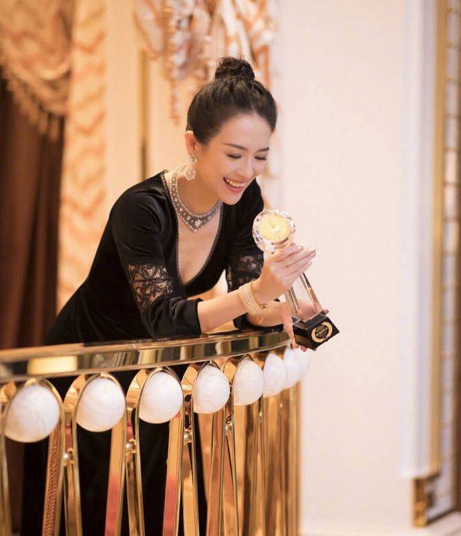 2013年是章子怡的大豐收，她憑王家衛的《一代宗師》中「宮二」一角，榮獲第50屆