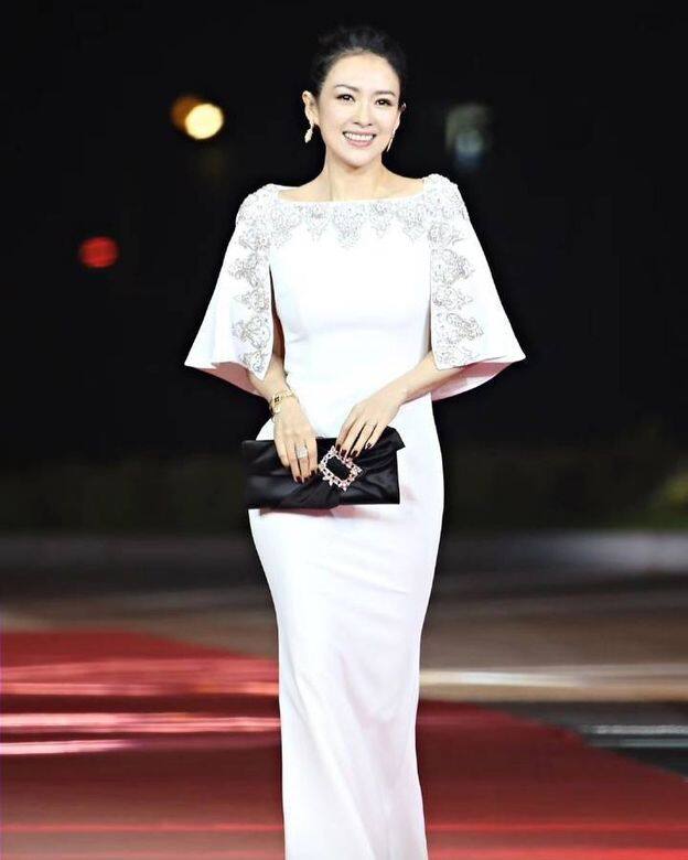 章子怡是一個敢作敢為的女人,她從不覺得要為自己的選擇向別人解釋 章子怡是一個敢作敢為的女人,她從不覺得要為自己的選擇向別人解釋