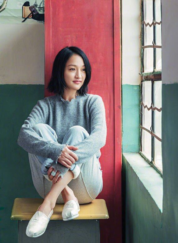 竇鵬周迅對於會音樂人似乎特別有好感,不是嗎?放下雷鳴之後,周迅又愛 竇鵬周迅對於會音樂人似乎特別有好感,不是嗎?放下雷鳴之後,周迅又愛