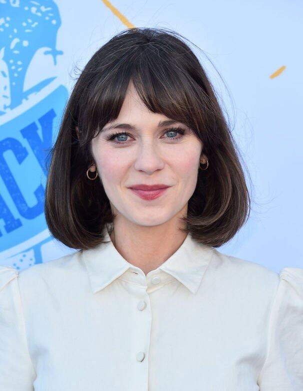 9月初,Zooey Deschanel和Jacob Pechenik宣佈離婚。他們透露,這是經過一段長時間的討論和考 9月初,Zooey Deschanel和Jacob Pechenik宣佈離婚。他們透露,這是經過一段長時間的討論和考