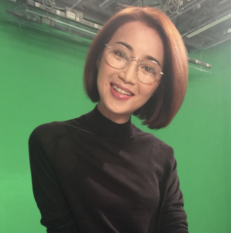 小環在英國波士頓學院就讀預科,後回流香港任職國泰空姐,事實上小環 小環在英國波士頓學院就讀預科,後回流香港任職國泰空姐,事實上小環