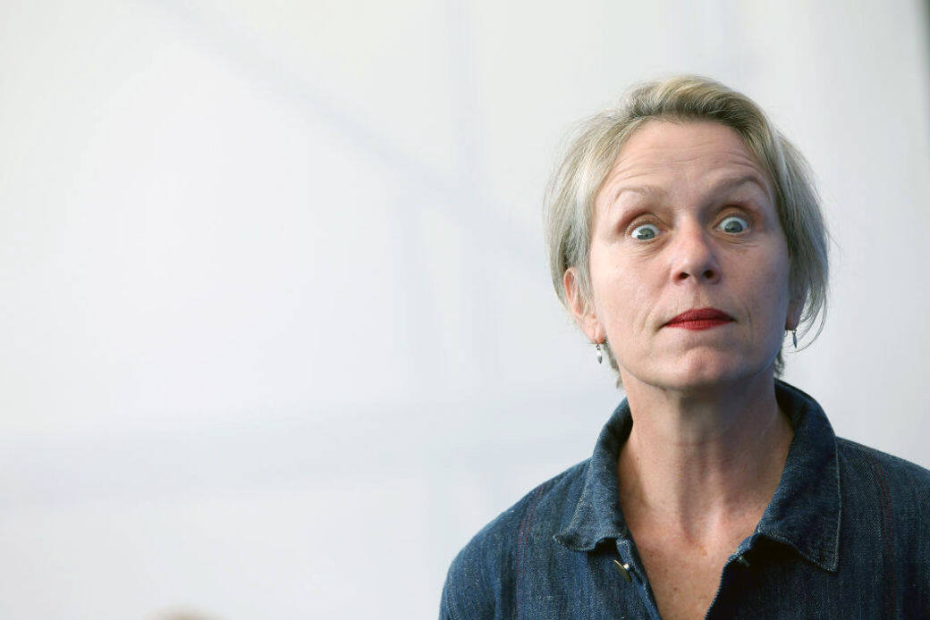 爆粗食大麻的耶魯高材生!《浪跡天地》Frances McDormand 由孤兒蛻變成火爆影后的傳奇故事 爆粗食大麻的耶魯高材生!《浪跡天地》Frances McDormand 由孤兒蛻變成火爆影后的傳奇故事